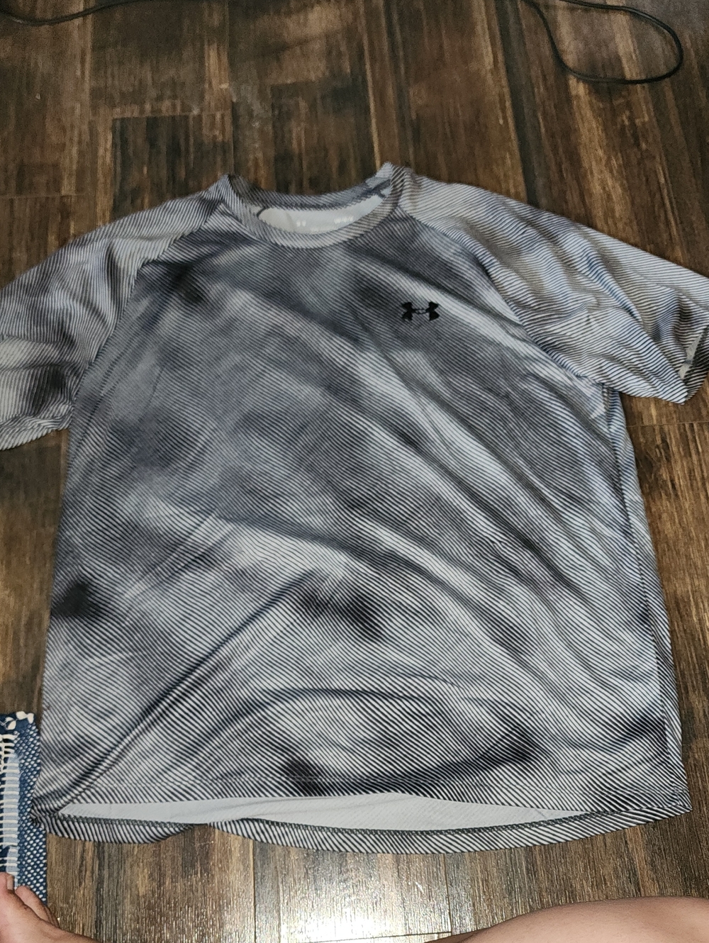 Under Armour Men’s Black and White Striped Performance Tee